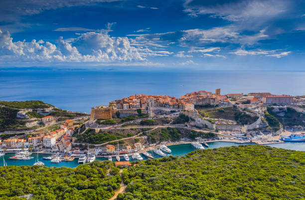 Comment visiter la Corse en voiture ?